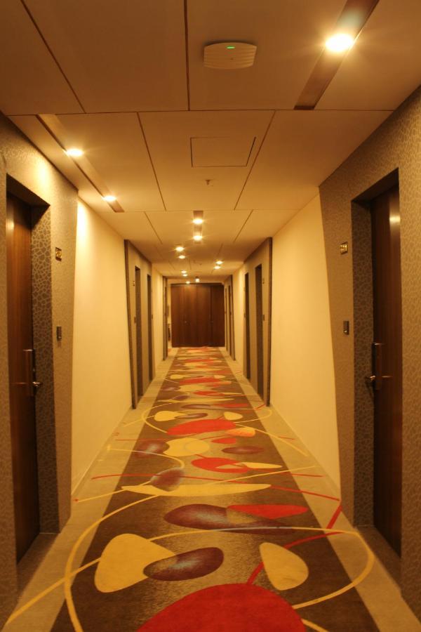Zip By Spree Hotels Surate Extérieur photo