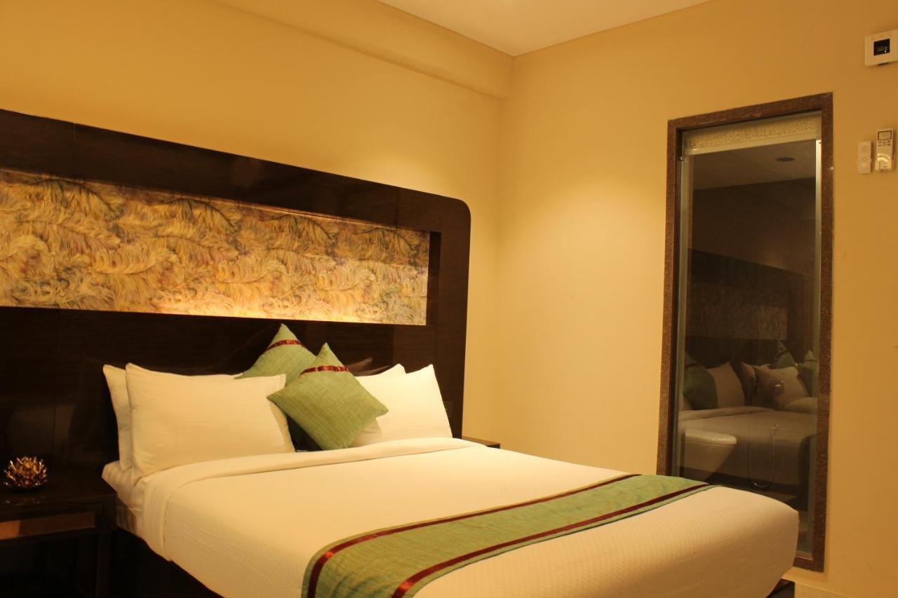 Zip By Spree Hotels Surate Extérieur photo