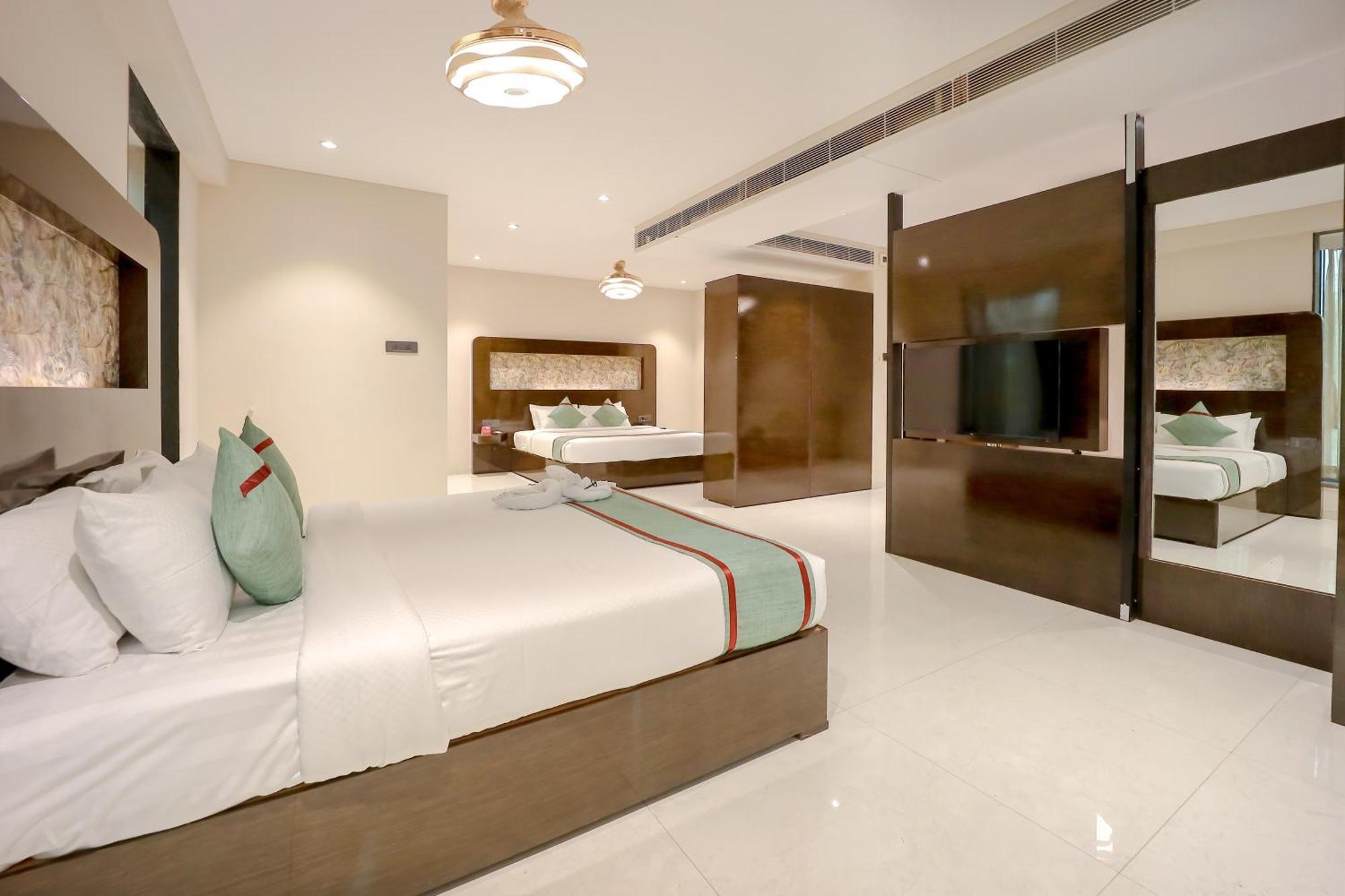 Zip By Spree Hotels Surate Extérieur photo